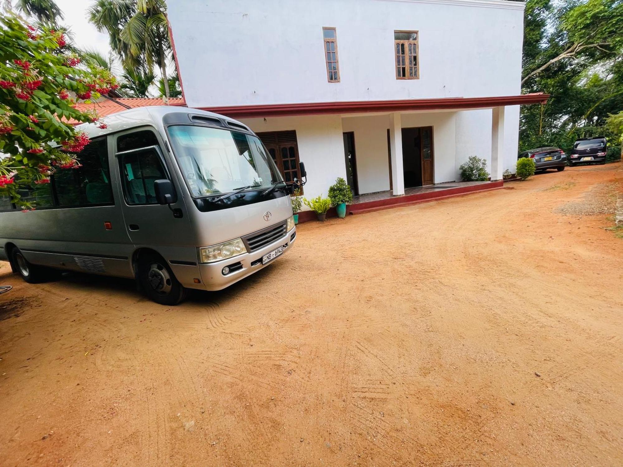 Divine Villa Anuradhapura Exteriör bild