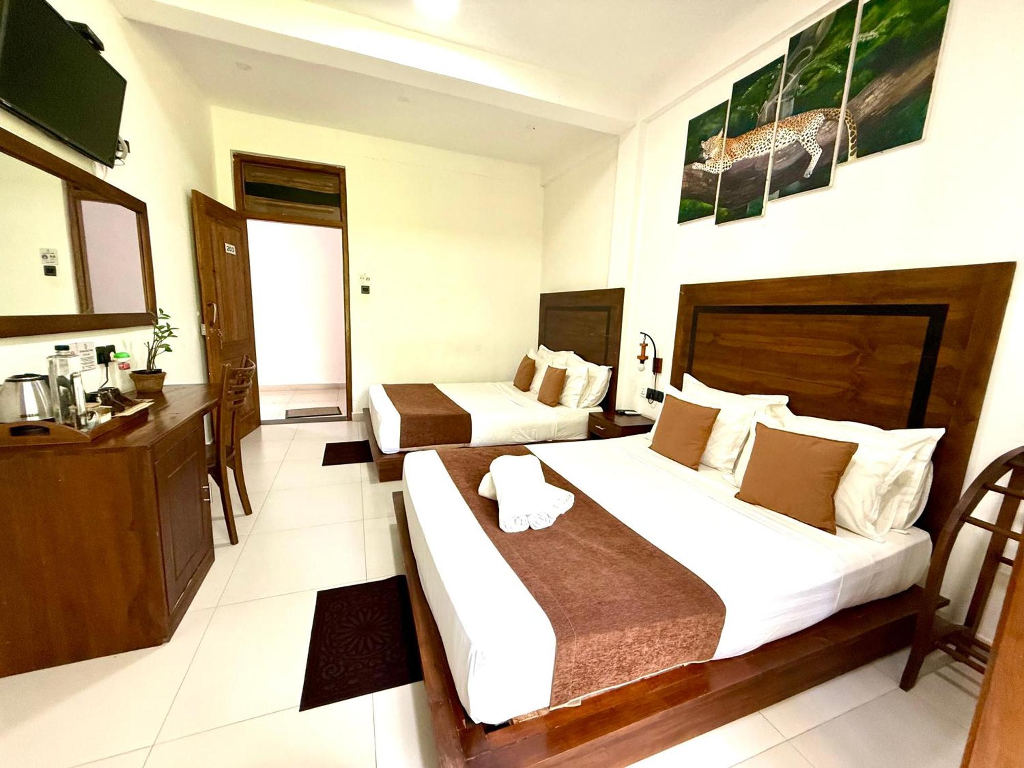 Divine Villa Anuradhapura Exteriör bild