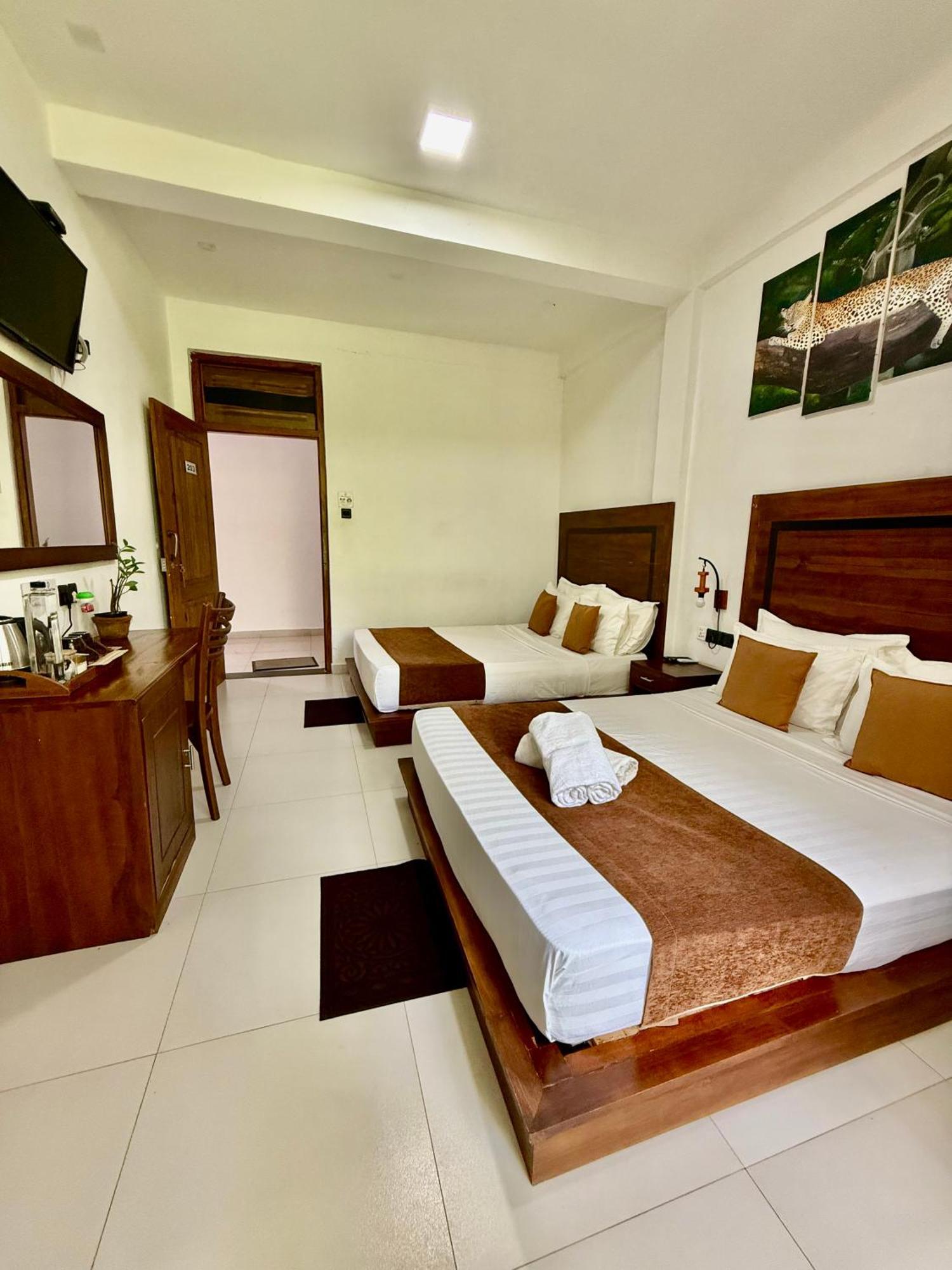 Divine Villa Anuradhapura Exteriör bild