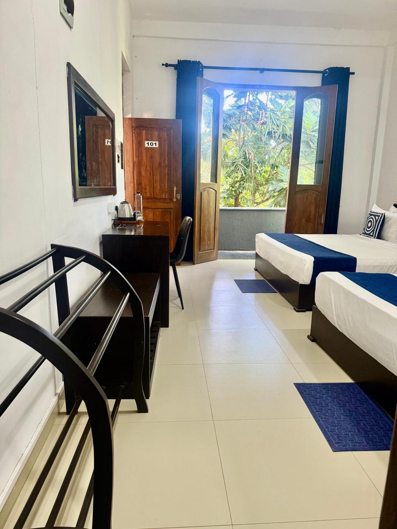 Divine Villa Anuradhapura Exteriör bild